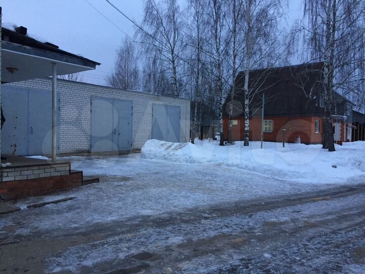 Гараж, > 30 м²
