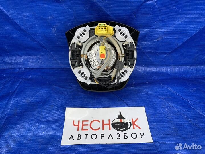 Подушка безопасности водителя в руль Touareg NF