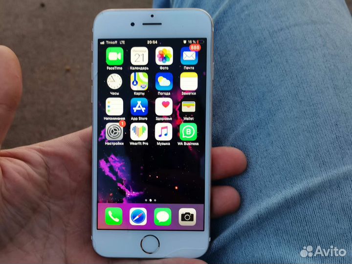 Телефон iPhone 6