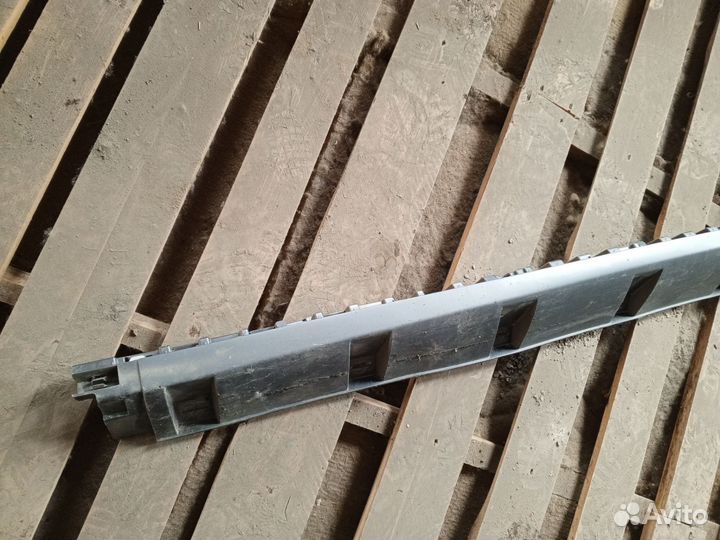 Накладка левого порога Nissan Terrano D10