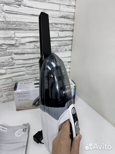 Пылесос аккумуляторный Bosch Move 14.4V BHN14N