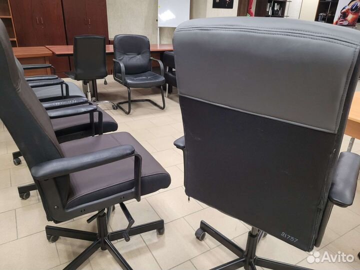 Кресла руководителя Б/У