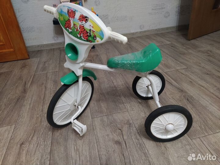 Детский трехколесный велосипед