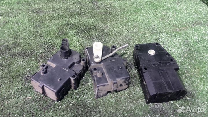 Сервопривод отопителя Mitsubishi Lancer Cedia