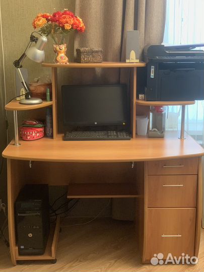Компьютерный стол
