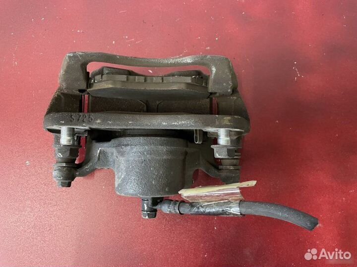 Суппорт передний левый Honda Stepwgn RK1 RK5 RK2