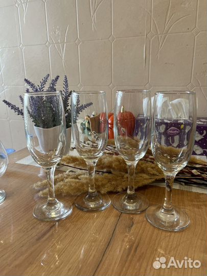 Бокалы для шампанского. Стаканы. Бокал для пива