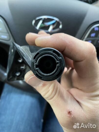 Форсунка омывателя фары левая Santa Fe 3 2012-2018