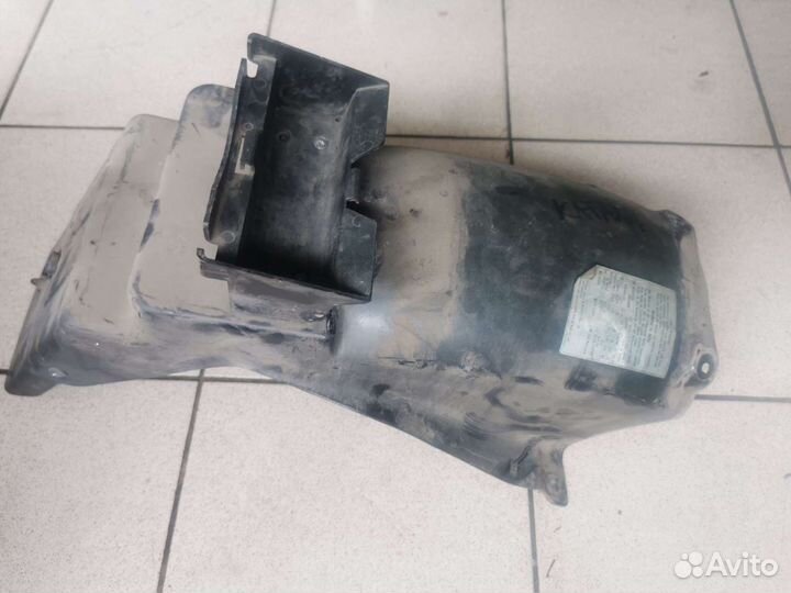 Подкрылок Suzuki gsx 1100f katana