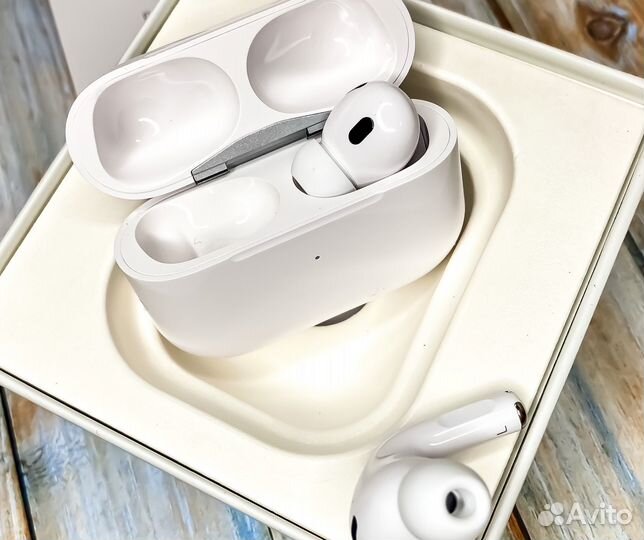 Наушники AirPods Pro 2 с чехлом в подарок