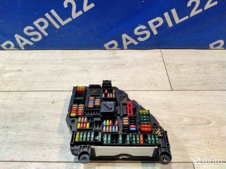 Блок предохранителей Bmw 528I F10 N52B30 06.2010