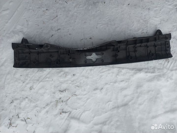 Накладка задней панели Nissan X-Trail T31