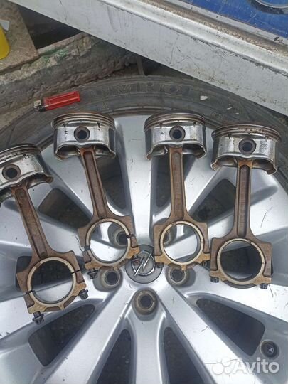 Ford focus 2.2.0 поршня с шатунами