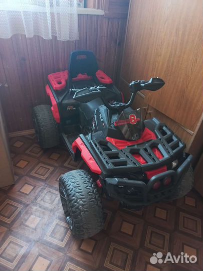 Детский квадроцикл на аккумуляторе