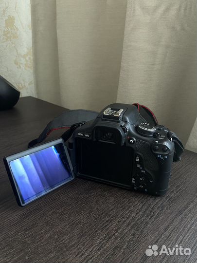 Зеркальный фотоаппарат Canon EOS 600D