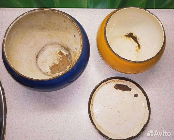 Чугунки, пивная кружка и деревянная посуда