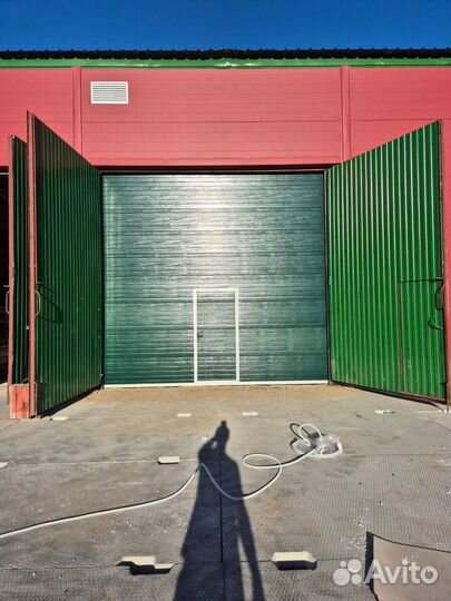 Секционные ворота