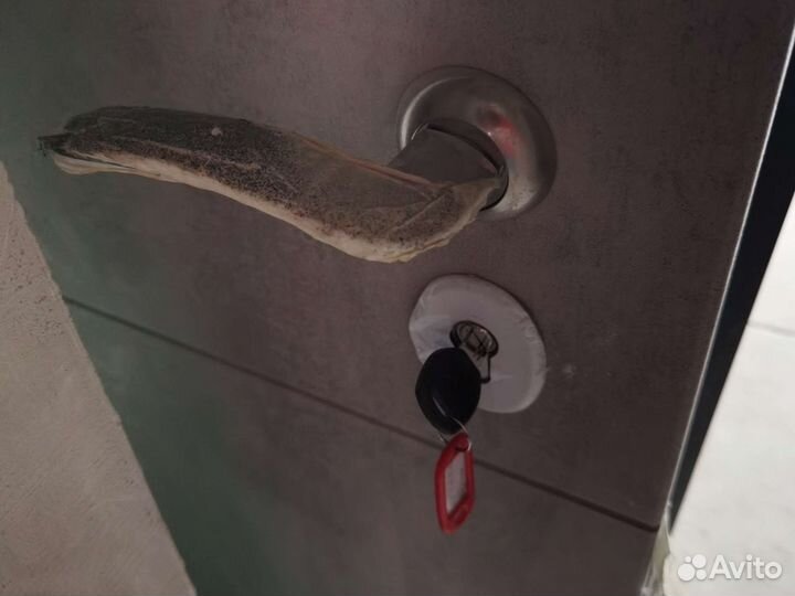 Продам дверь входную для квартиры