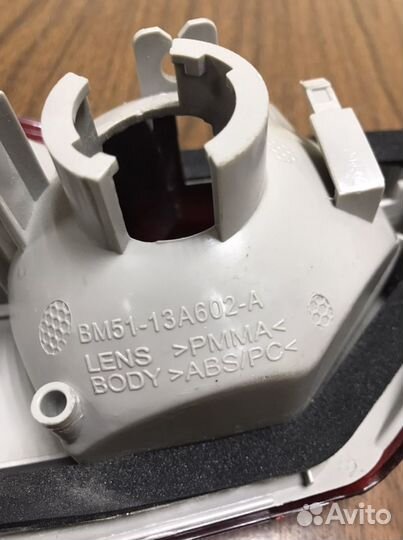 Фонарь задний правый внутренний Ford Focus 3 седан