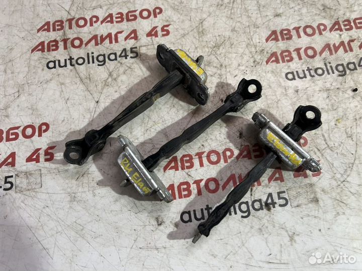 Ограничитель двери Hyundai Elantra MD 5