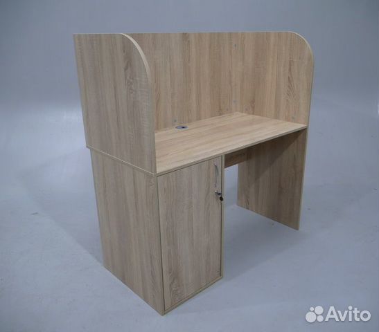 Стол с перегородкой