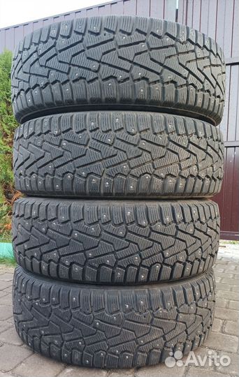 Pirelli Ice Zero 215/60 R17 100T