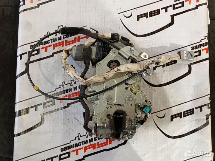 Замок двери toyota sienta NCP81G NCP85G задний левый задний