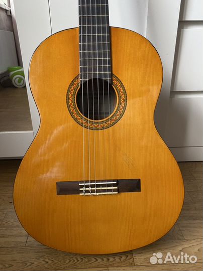 Классическая гитара yamaha c40