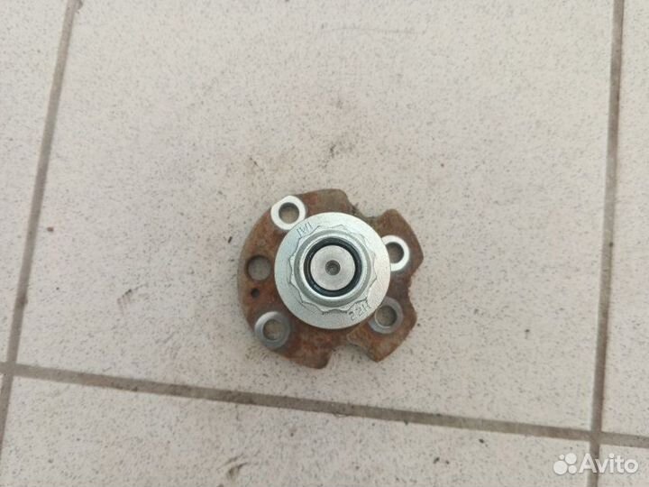 Цапфа задней оси задняя Skoda Rapid CWV 2021