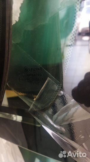 Стекло лобовое на LandCruiser200