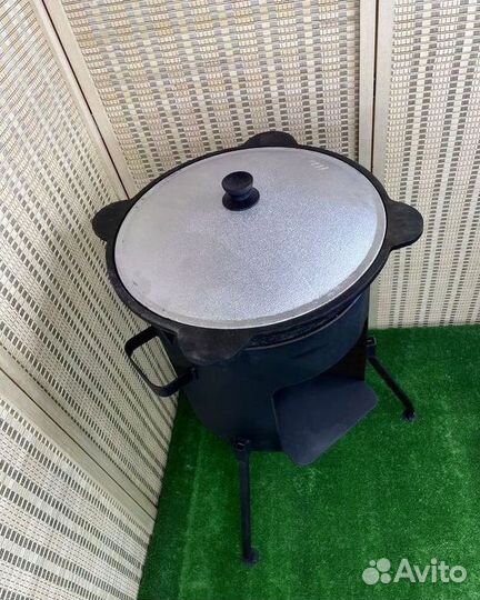 Казан чугунный с печкой