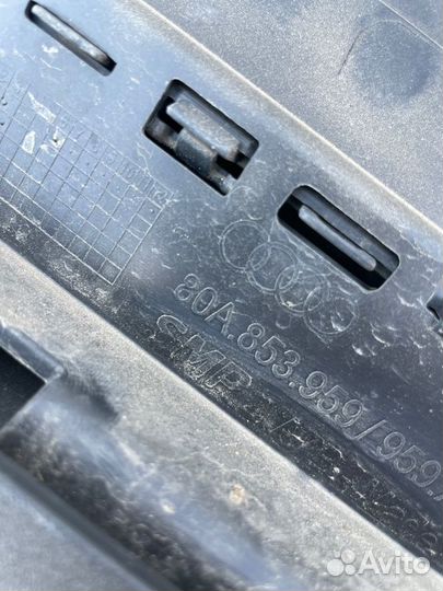 Накладка двери передняя левая Audi Q5