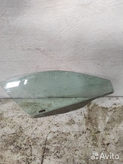 Стекло двери переднее правое Mitsubishi Carisma