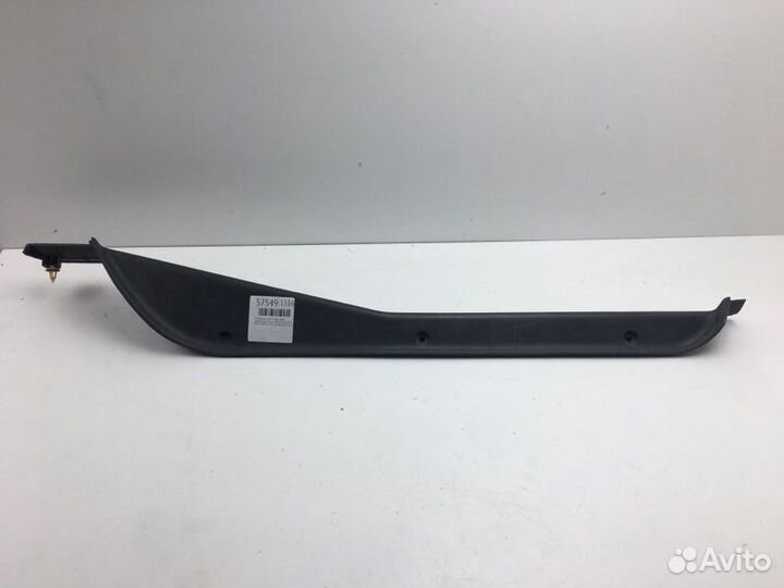 Накладка на порог передняя правая Toyota Estima