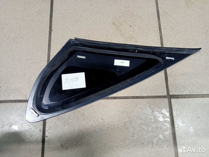 Стекло окна боковины правое Лада Веста