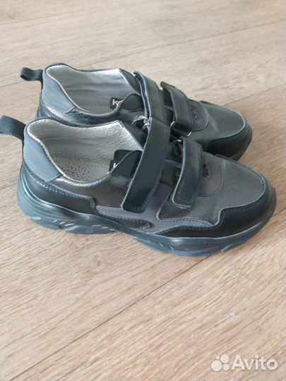 Кроссовки для девочки