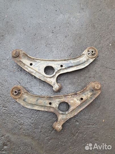 Рычаг передний левый/правый Hyundai Getz