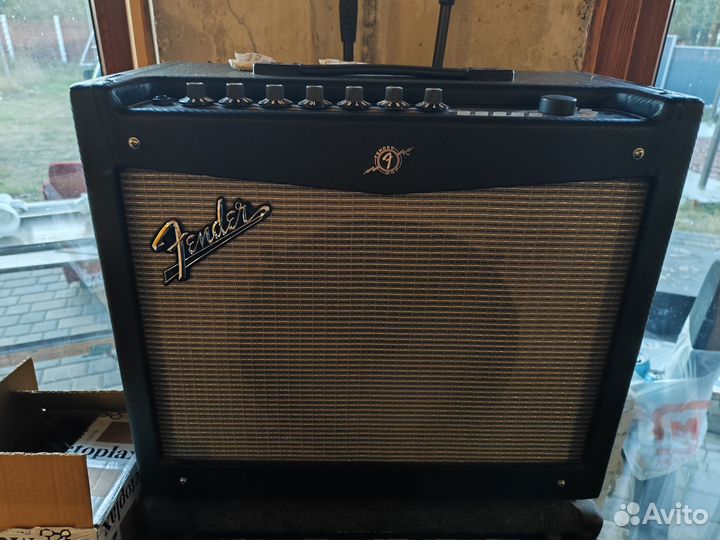 Гитарный комбоусилитель Fender Mustang 111