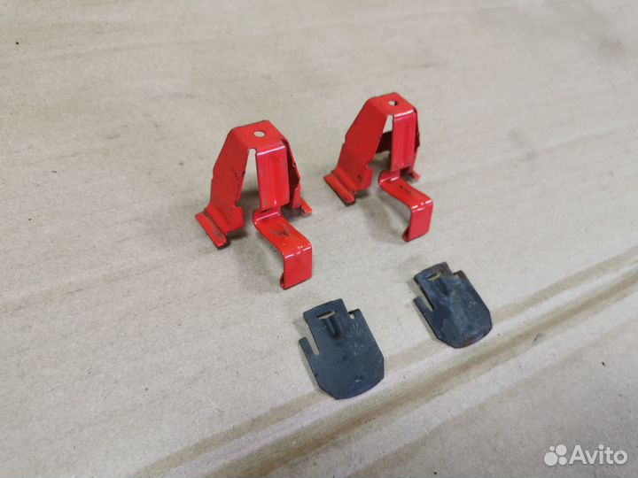 Крепления заднего сиденья на Mercedes W124