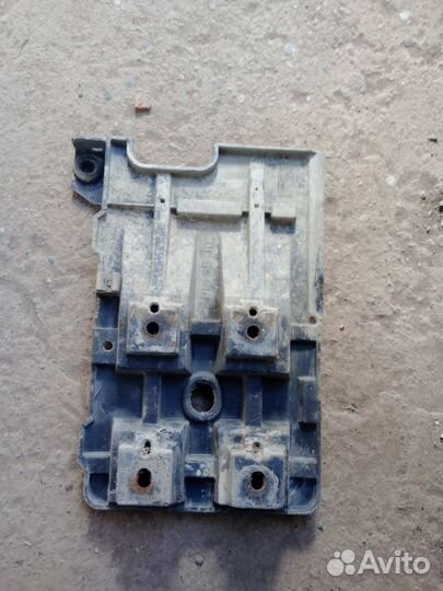 Площадка АКБ Volvo S40