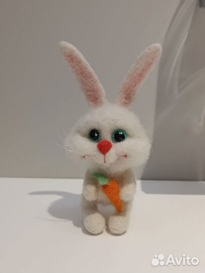 Зайка.Игрушки из валяной шерсти