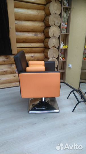 Парикмахерское кресло