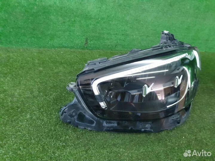 Фара левая Mercedes-Benz E-Class