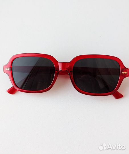 Солнечные очки женские