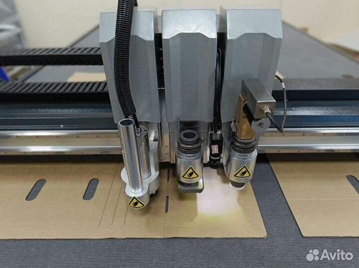 Планшетный режущий плоттер T-CUT DC 2040 PRO