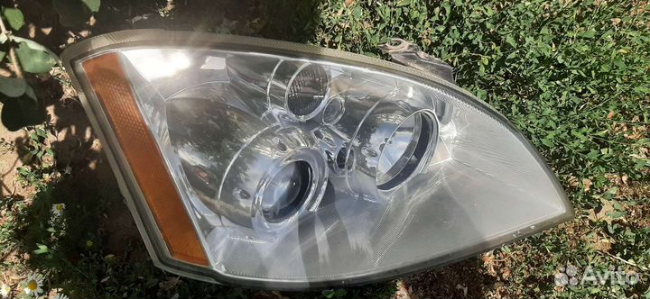 Фара на авто