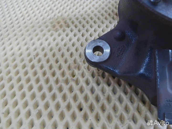 Кулак поворотный передний левый Renault Megane III 2009-2016 (400147163R)