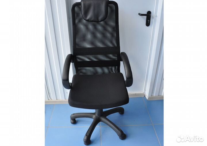 Офисное кресло 