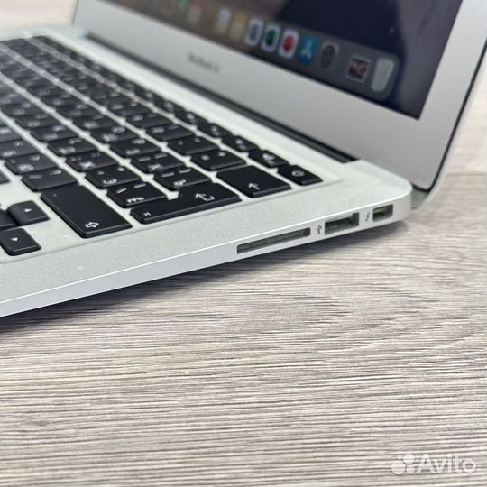 Apple MacBook Air 13 дюймов / i5 / 4gb / 128gb SSD