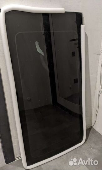 Стекло среднее левое vw transporter t5